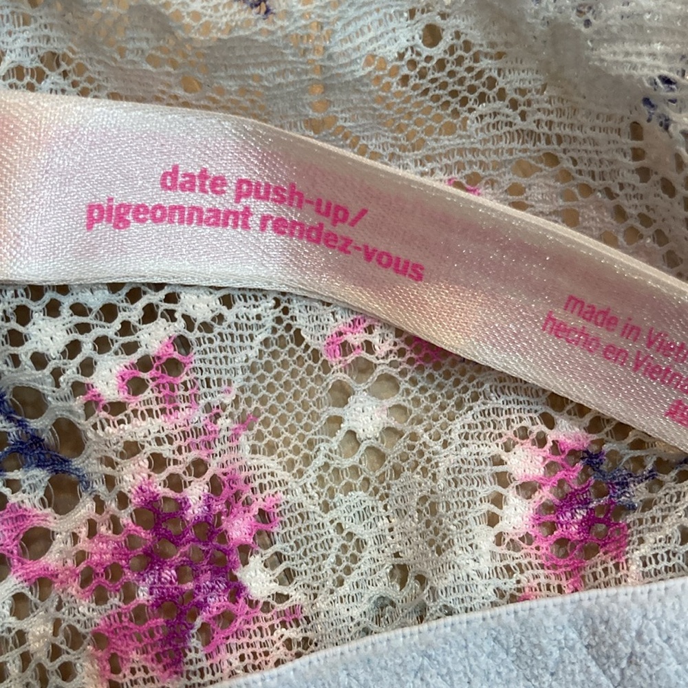 VS “Date push up” bra - Picture 9 of 16